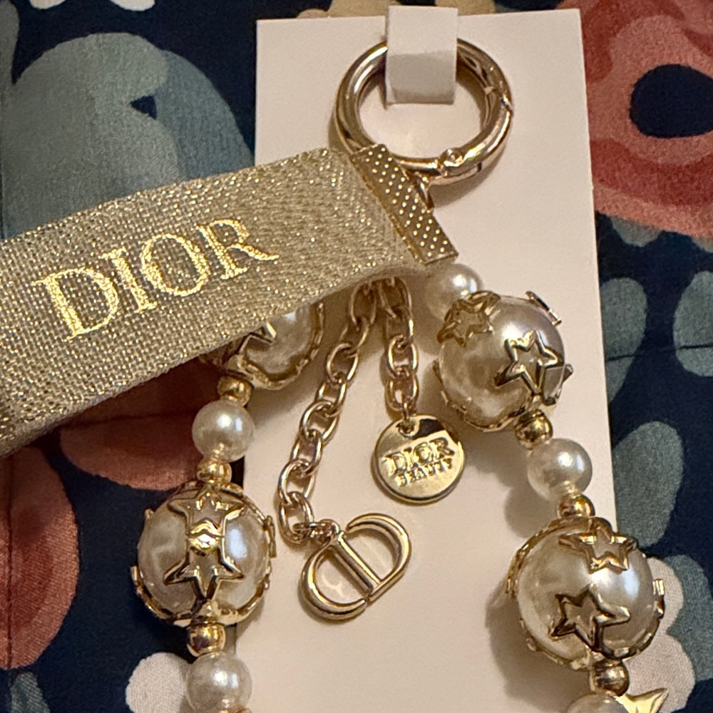 Dior Gold and White Starry Pearl Bracelet Keychain - Picture 2 of 3